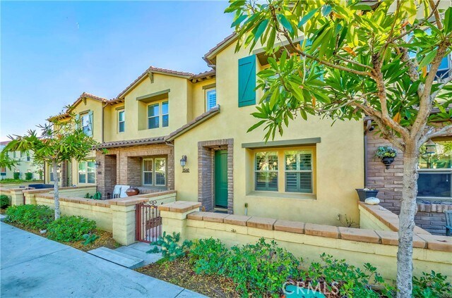 Foto del edificio - 3540 La Mancha Dr