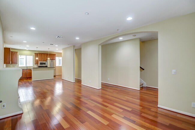 Building Photo - 1714 Ruxton Ln