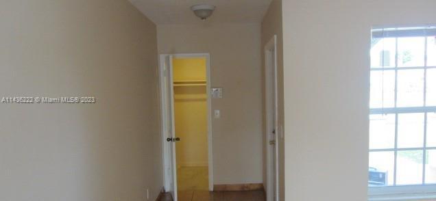Foto del edificio - 310 NW 76th Ave