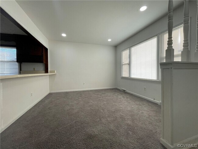 Foto del edificio - 706 Old Town Dr