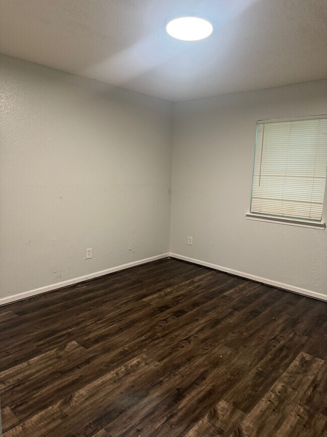 Foto del edificio - 9100 Dodson St