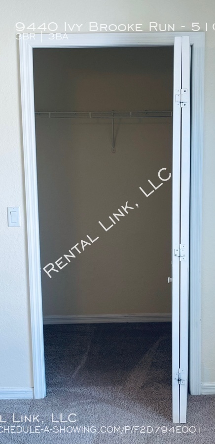 Foto del edificio - 9440 Ivy Brook Run