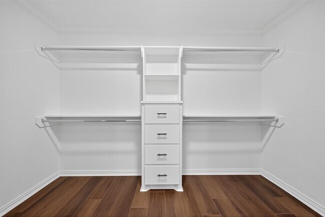 Foto del edificio - 10594 Rustling Oaks Dr