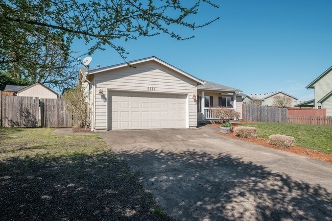 Foto del edificio - 5448 Siletz Ln