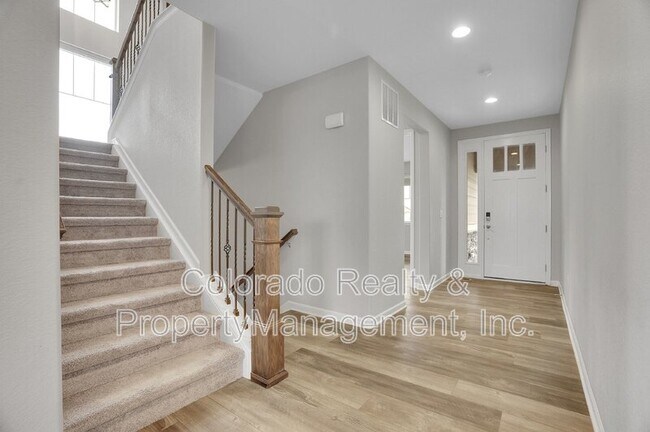 Building Photo - 480 Pikes View Dr