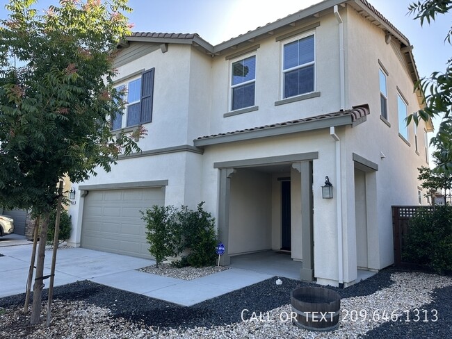 Building Photo - 17624 Monroe Dr