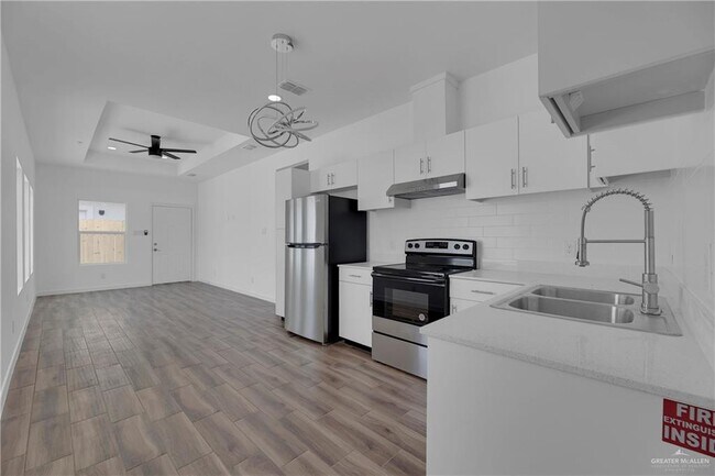 Building Photo - 5307 Vision St
