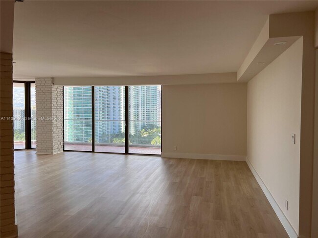Foto del edificio - 19707 Turnberry Way