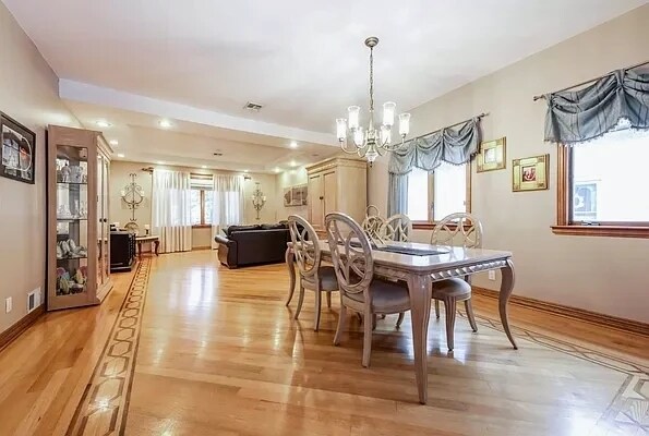 Extra large living room & dining room - 2344 81st St