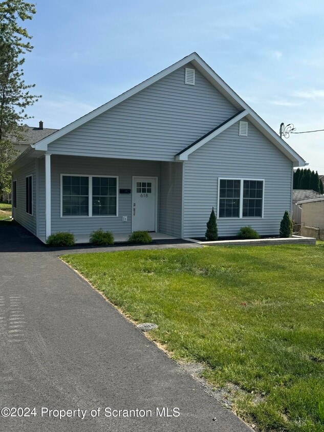 Primary Photo - 618 Thomas St