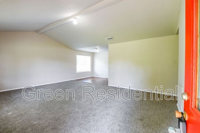 Building Photo - 3210 Ridgefield Rd