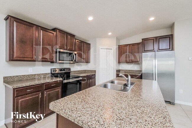 Foto del edificio - 256 Cascade Bend Dr