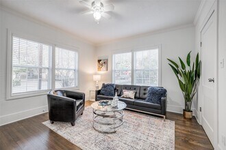 Building Photo - 605 Bomar St