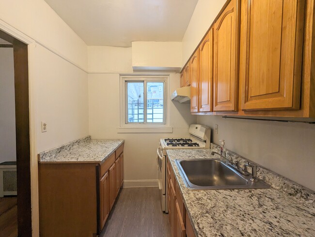 Kitchen - 14814 60th Ave