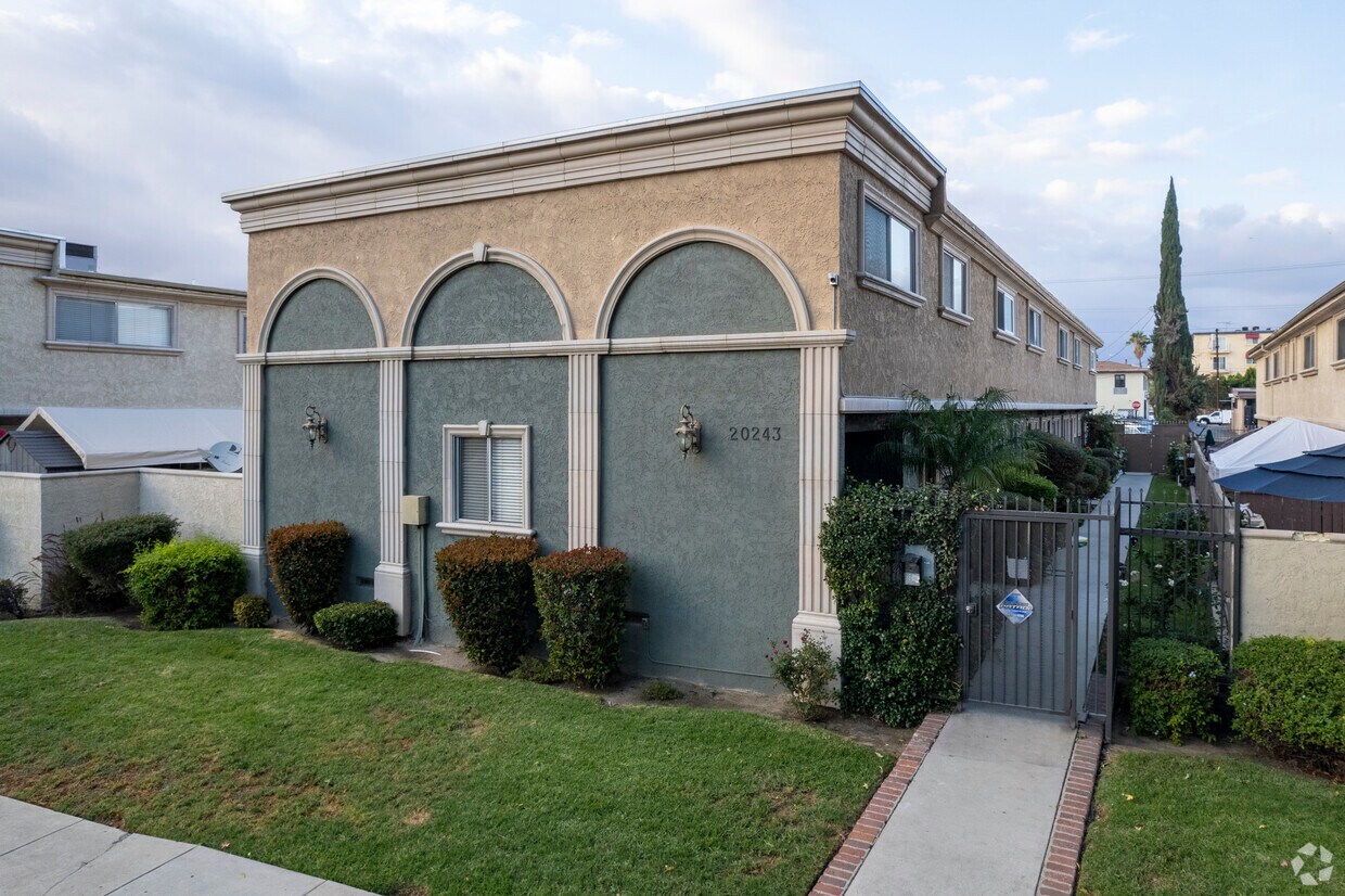 Forest Glen Apartments in CA