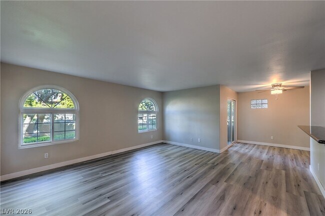 Building Photo - 3145 E Flamingo Rd