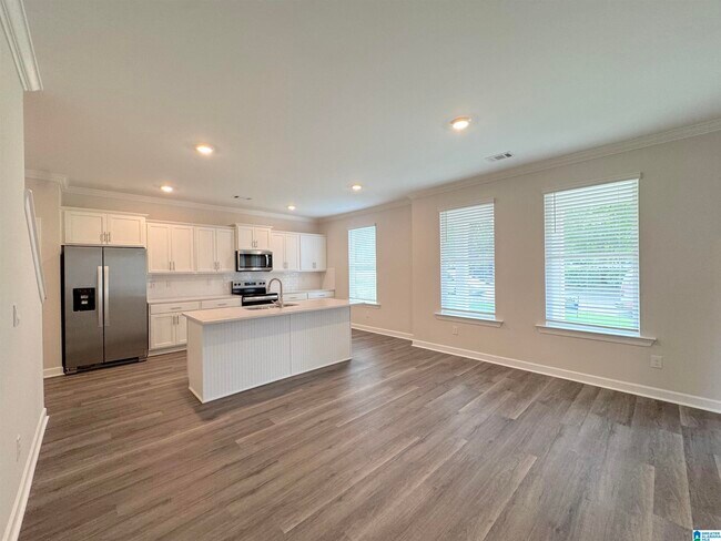 Foto del edificio - 1728 Windsor Hl Ln