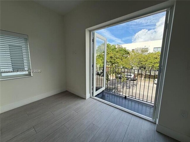 Foto del edificio - 1786 SW 9th St