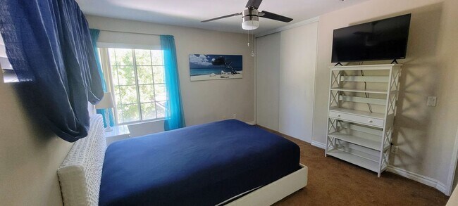 Foto del edificio - 633 Linden Cir