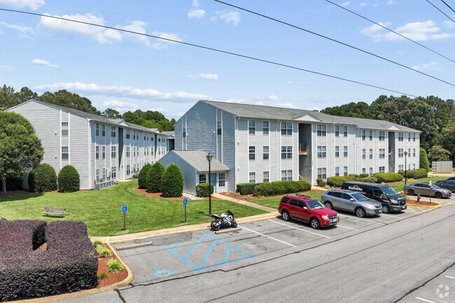 Building Photo - Pipers Landing Apartments