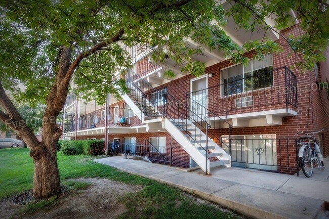Foto del edificio - 1109 Alford St