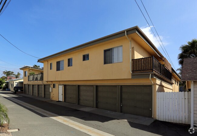 Foto del edificio - Myers Seaside Apartments