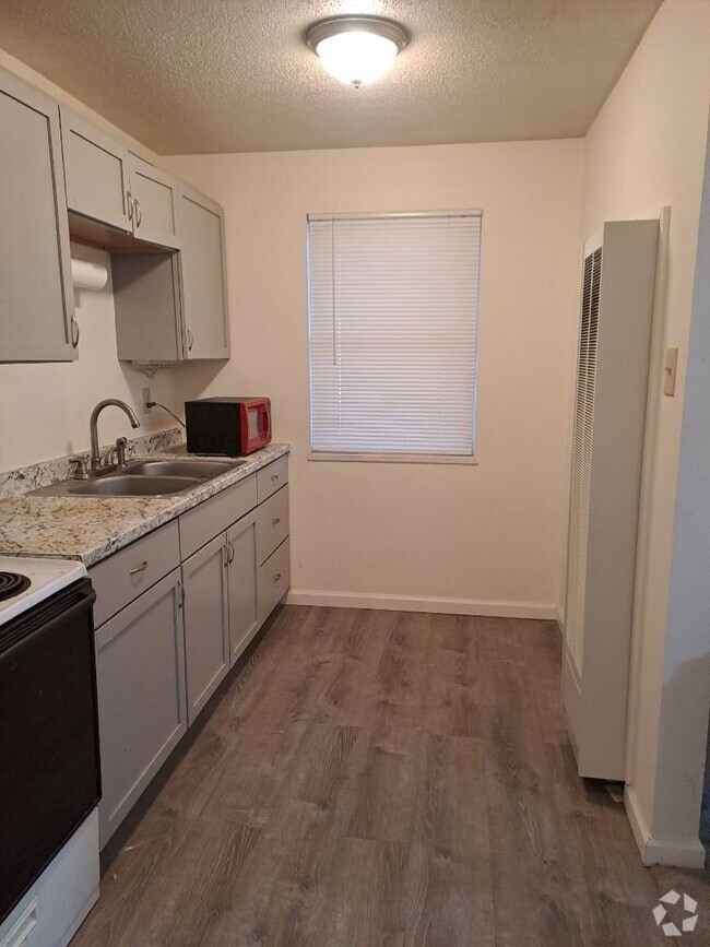 Building Photo - 1026 Southpark Dr