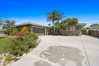Building Photo - 14769 Tacuba Dr