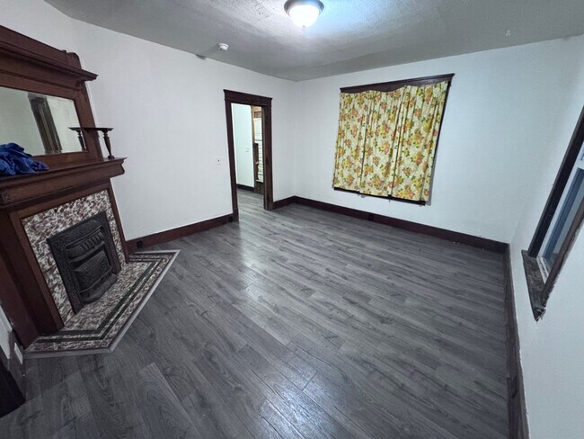 Foto del edificio - 650 W 3rd St