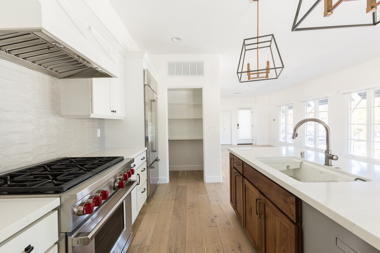 431 Marsh St Unit 202, San Luis Obispo, CA 93401 Condo for Rent in