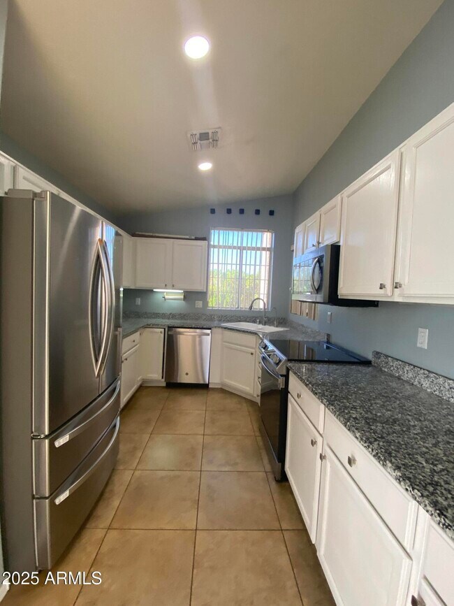 Foto del edificio - 18231 N Coyote Lakes Pkwy