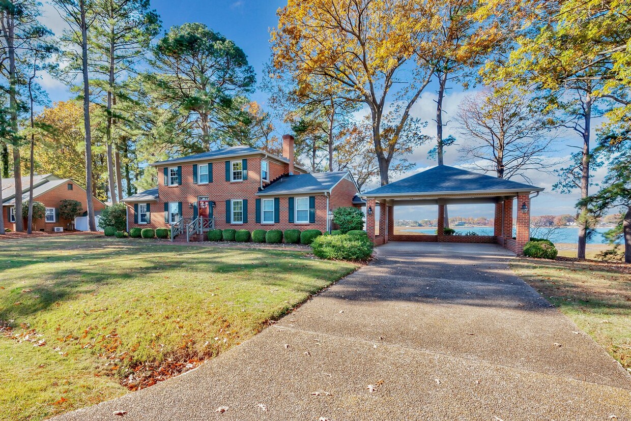 Primary Photo - Gorgeous Waterfront Home!