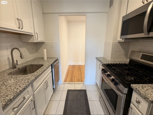 Building Photo - 55 Austin Pl