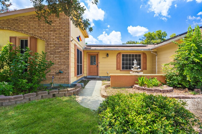 Photo - 12803 El Sendero St House