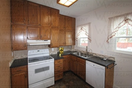 Kitchen Pt. 1 - 425 Lewis Ave