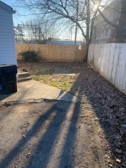 Building Photo - 1750 Bernheim Ln