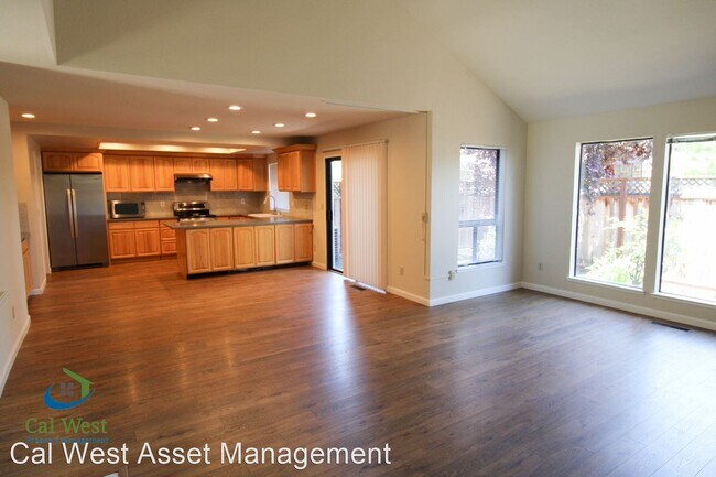 Building Photo - 2 br, 2.5 bath House - 1116 Trevino Terrace
