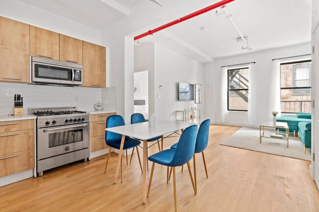 Foto del edificio - 519 W 45th St