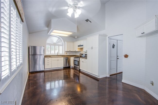 Building Photo - 6516 Faith Peak Dr