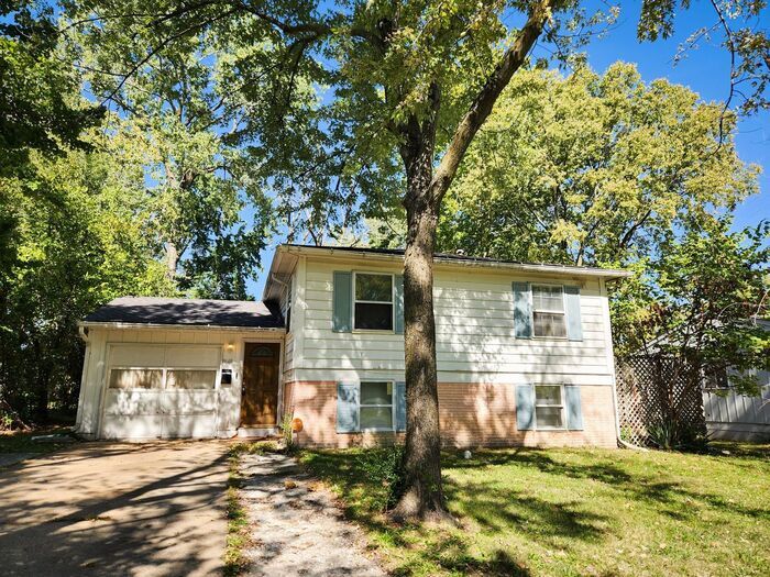 Foto principal - 3 bedroom 2 bathroom in Kansas City