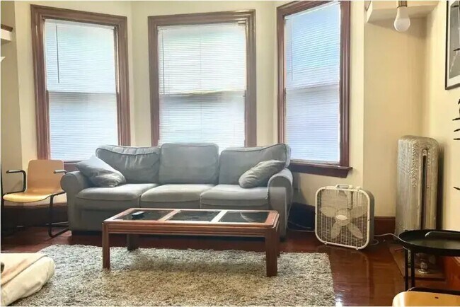 Building Photo - 38 Linden St