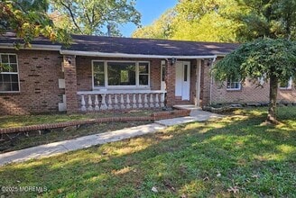 Building Photo - 760 Oak Glen Rd