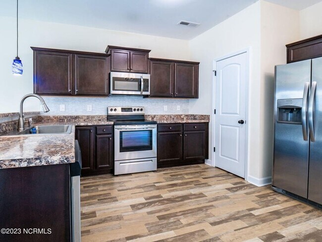 Foto del edificio - 506 Justice Farm Dr