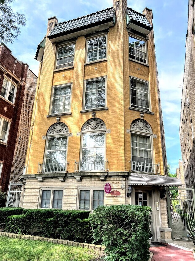 723 Dobson St Unit 1F, Evanston, IL 60202 Condo for Rent in Evanston, IL