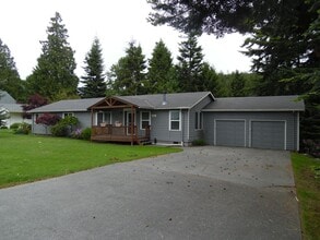 Building Photo - 4113 Kingsway
