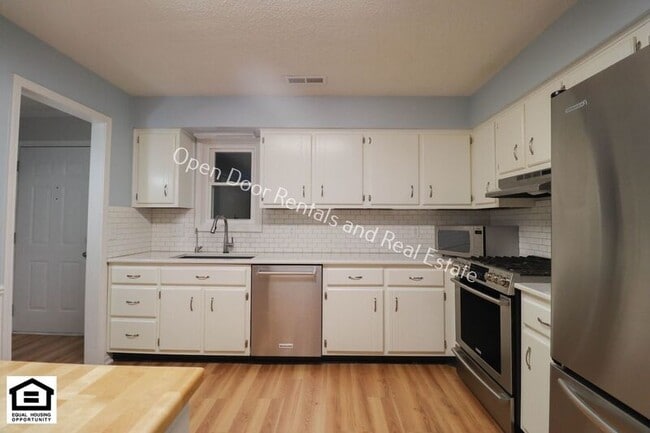 Building Photo - 6703 Sullivans Ct