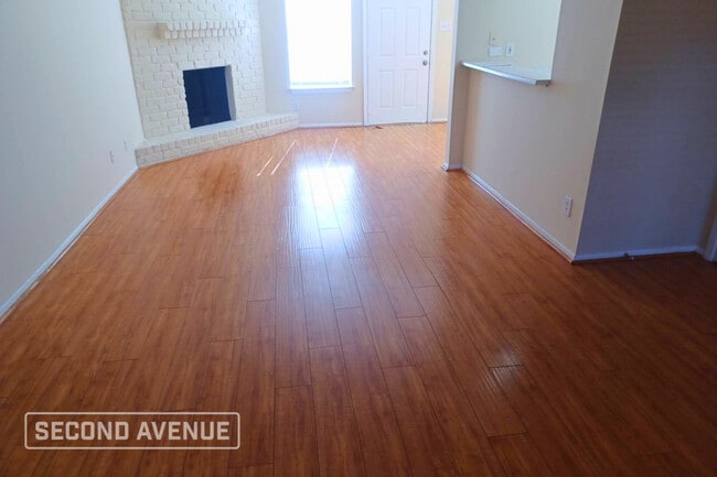 Foto del edificio - 7943 Ellinger Ln