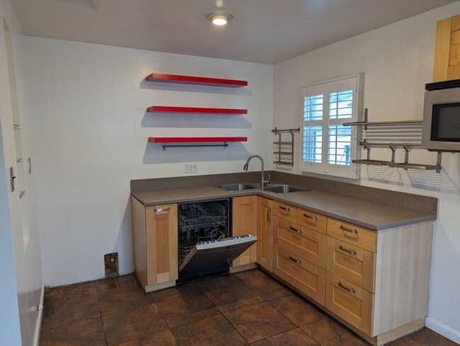 Building Photo - 16045 Leadwell St