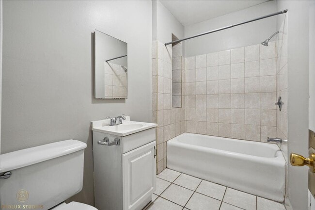 Building Photo - 5041 W 18th St