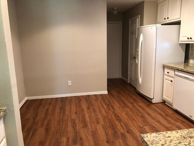 Foto del edificio - 22014 Shady Valley Dr